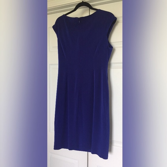 Beautiful Cynthia Rowley Dress with Brooch - Picture 2 of 4